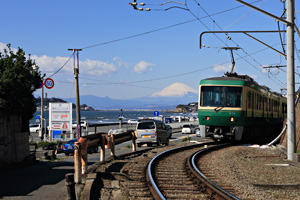 江ノ電と富士山の写真